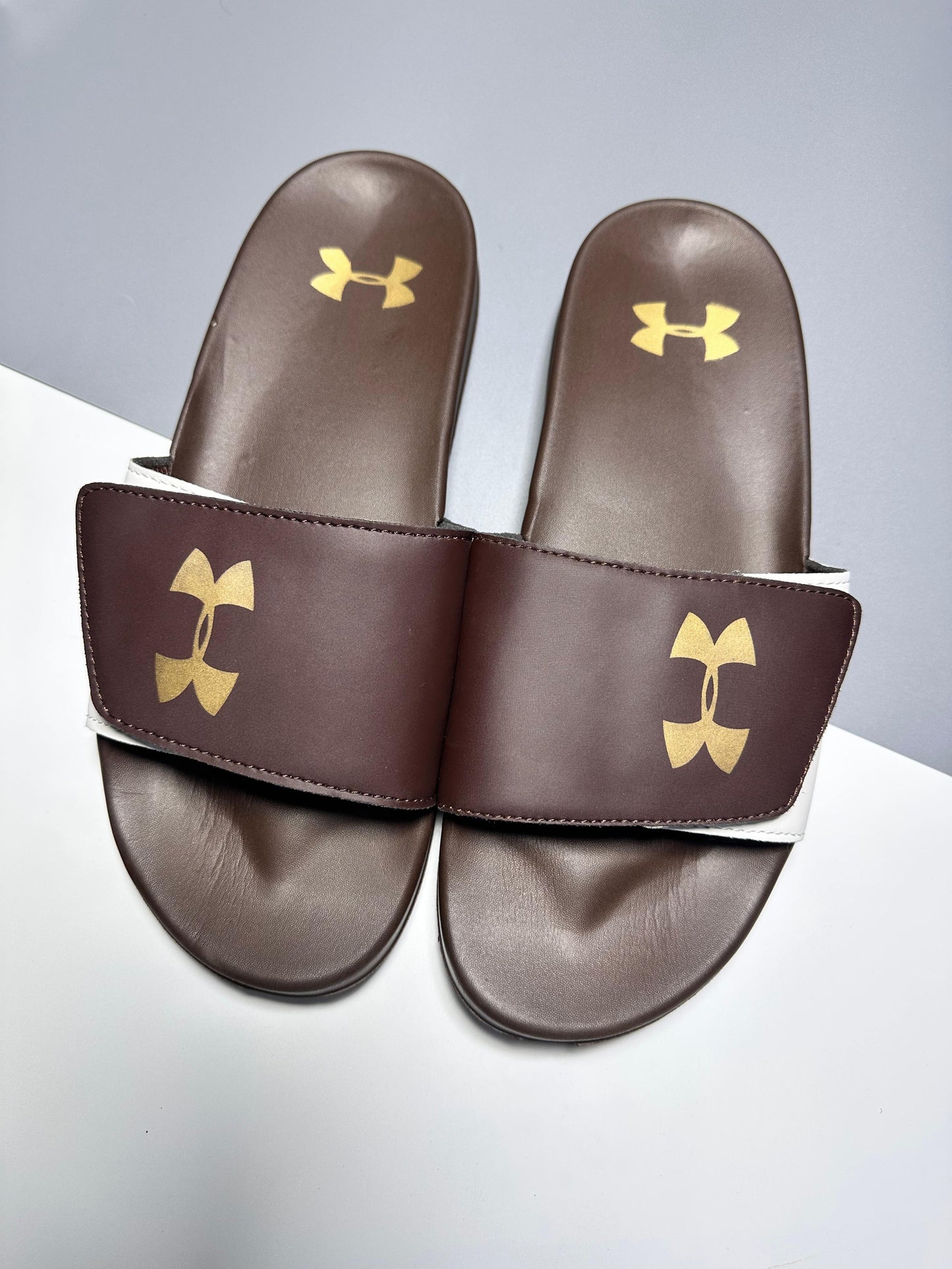 Under Armour Adjustable Slippers – Soft & Non-Slip Sole