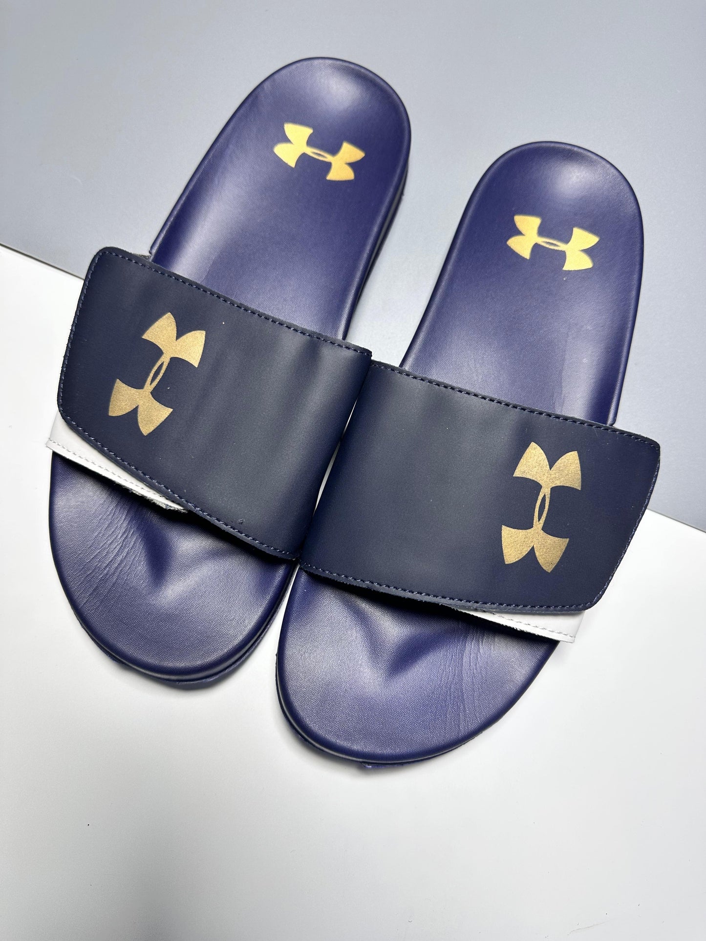 Under Armour Adjustable Slippers – Soft & Non-Slip Sole