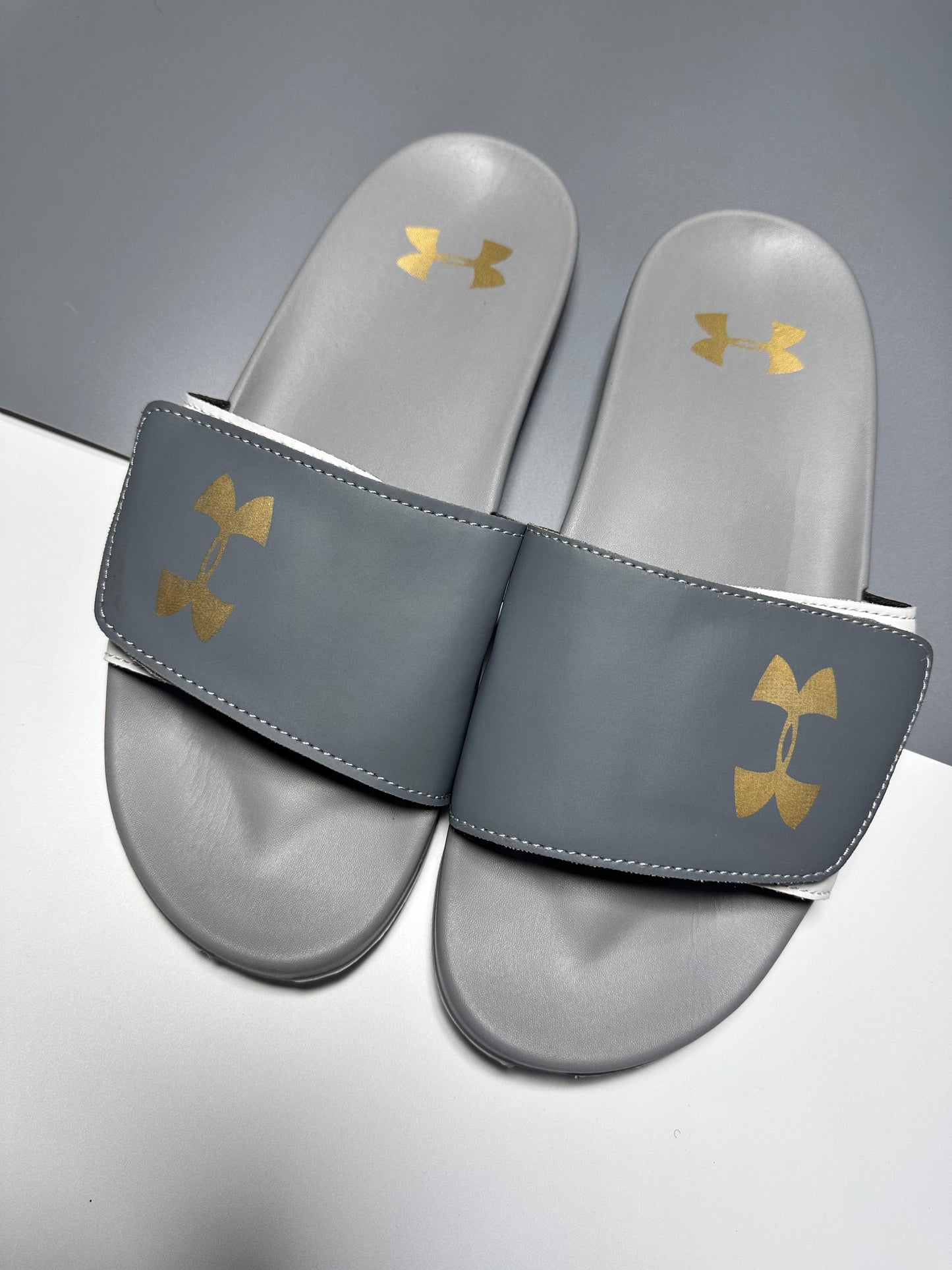 Under Armour Adjustable Slippers – Soft & Non-Slip Sole