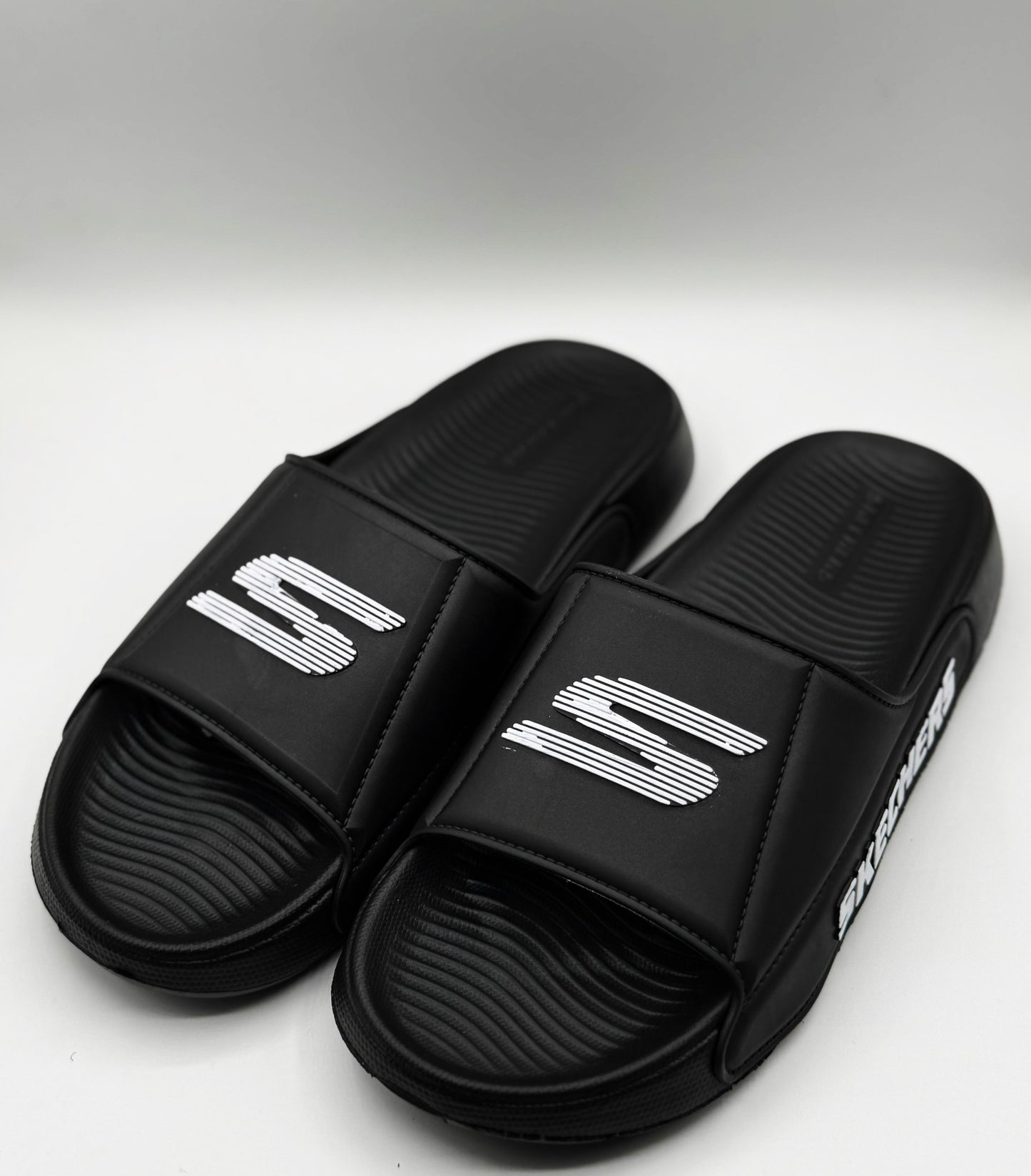 Men’s Black Soft Slippers – Lightweight, Water-Resistant & Skechers Inspired | IndoorSteps